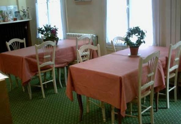 Ardenn'Hotel แร็งส์ ภายนอก รูปภาพ
